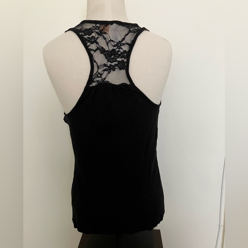 Juniors Eyeshadow size medium black with lace eraser back tank